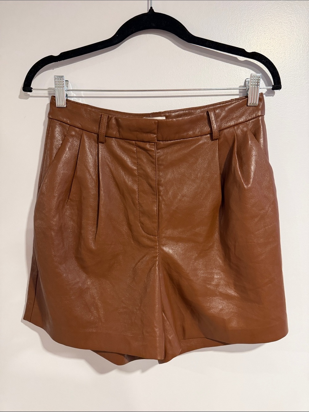 Aritzia Wilfred Brown Effortless Faux Leather High-Waist Shorts